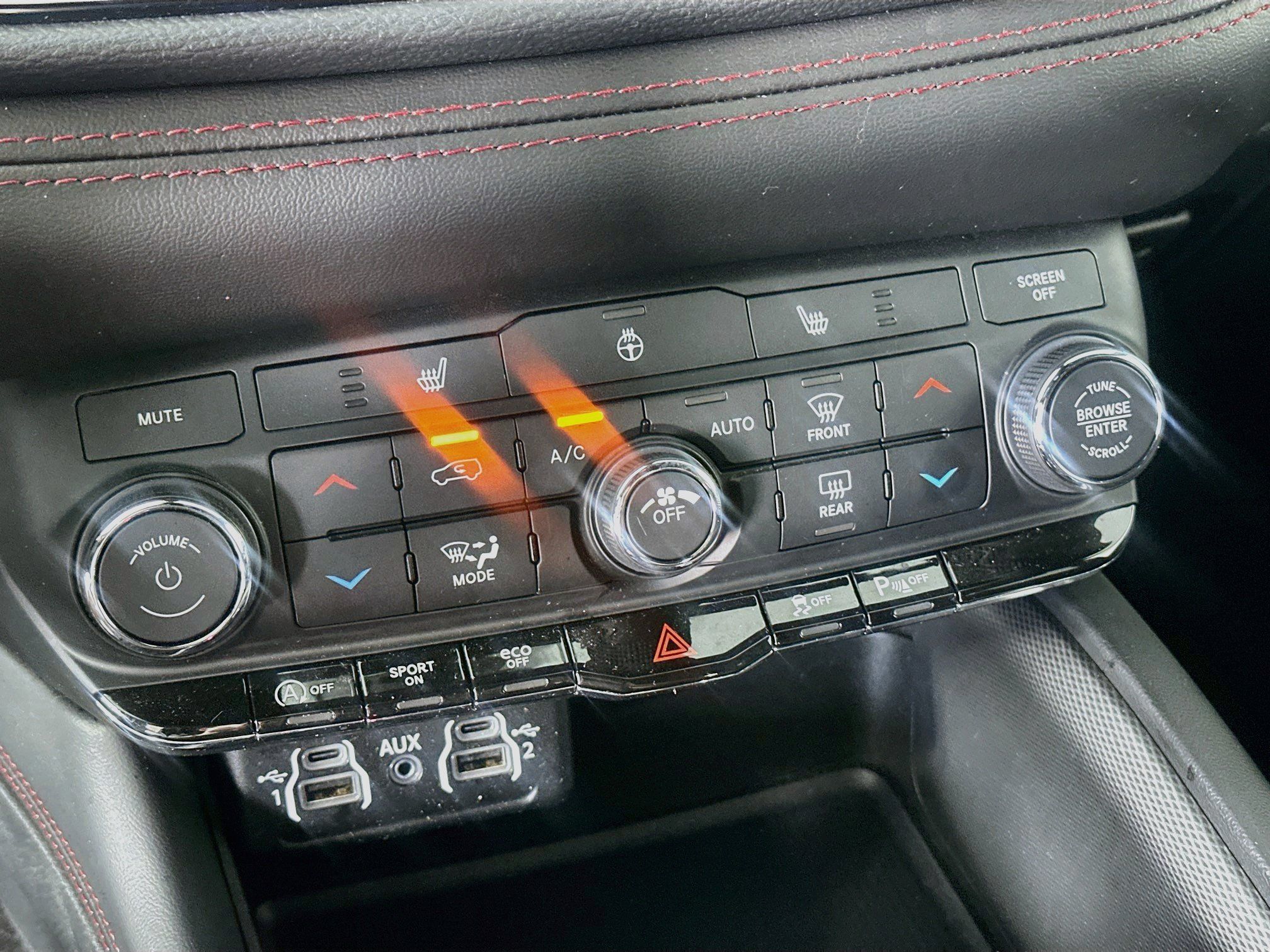 Used 2025 Dodge Durango GT RWD image 24
