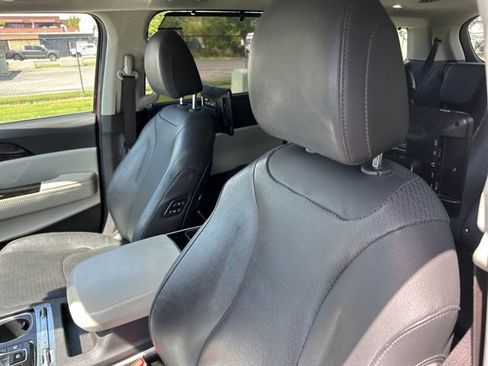 Used 2023 Kia Carnival SX Prestige FWD image 8