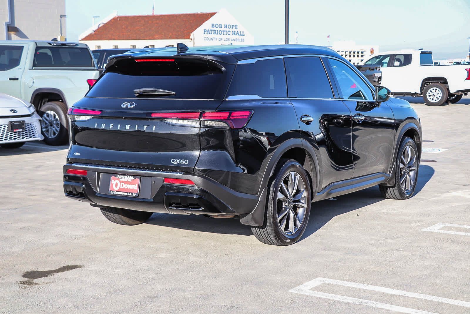 Used 2023 INFINITI QX60 Luxe w/ Cargo Package AWD/4WD image 6