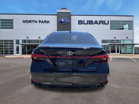Used 2019 Toyota Avalon Touring FWD image 4