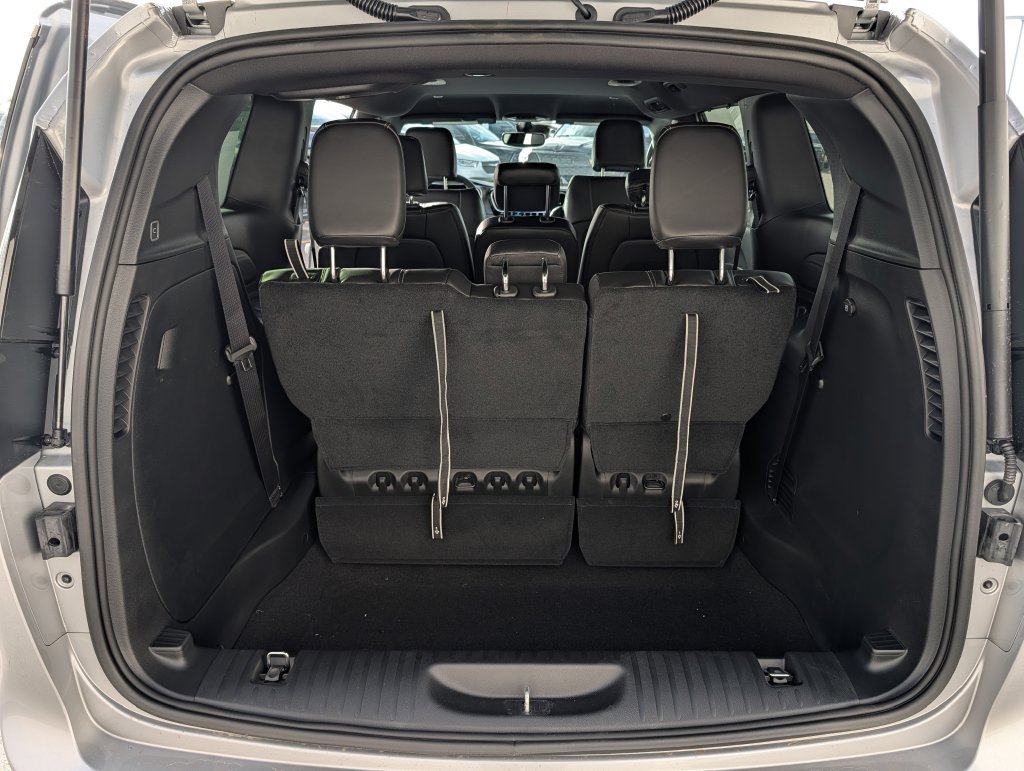 New 2026 Chrysler Pacifica Select FWD image 7