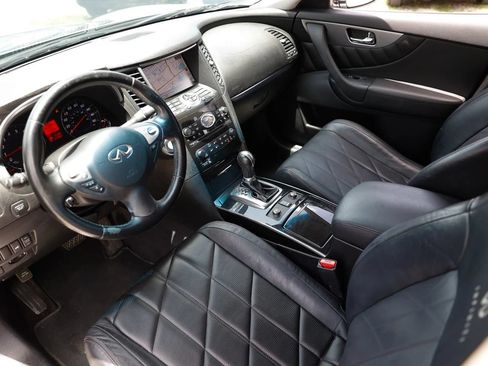 Used 2011 INFINITI FX35 2WD w/ Premium Pkg image 18