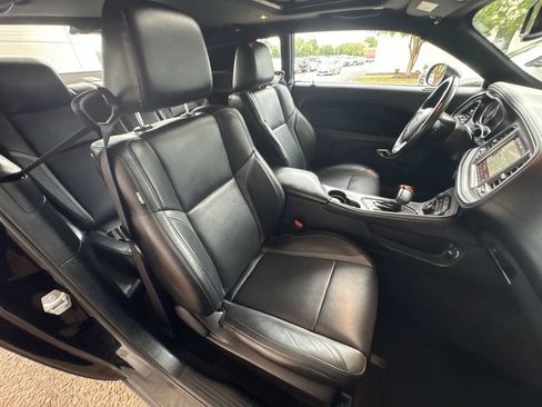 Used 2023 Dodge Challenger SXT w/ Plus Package RWD image 27