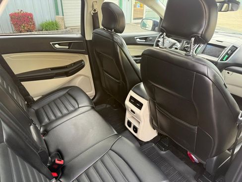 Used 2017 Ford Edge Titanium w/ Equipment Group 302A AWD/4WD image 13