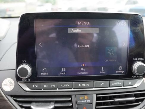 Used 2024 Nissan Altima 2.5 SV FWD image 5