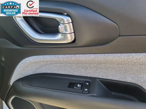 Certified 2024 Jeep Compass Sport image 38