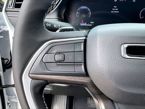 New 2026 Jeep Grand Cherokee L Limited RWD image 23