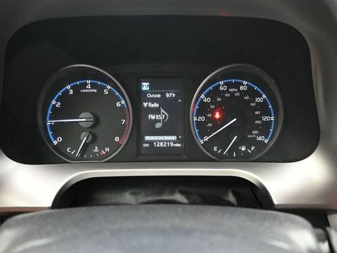 Used 2017 Toyota RAV4 XLE FWD image 12