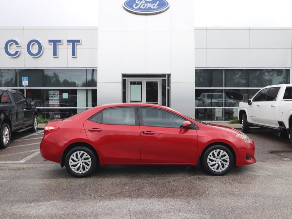 Used 2017 Toyota Corolla LE FWD image 15