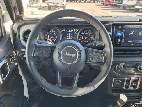 Used 2025 Jeep Gladiator Sport image 20