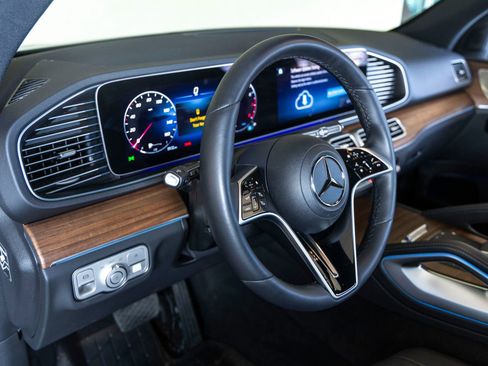 Used 2025 Mercedes-Benz GLE 350 4MATIC image 16