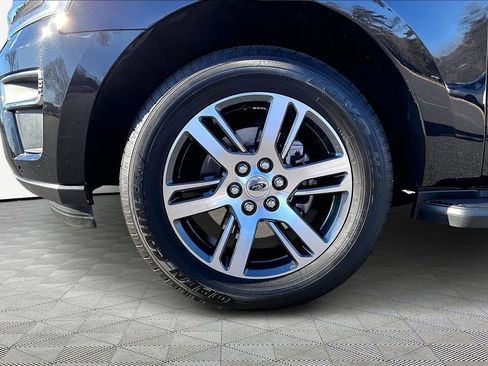 Used 2024 Ford Expedition Limited image 23