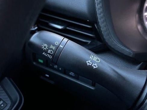 Used 2025 Nissan Sentra SV FWD image 36