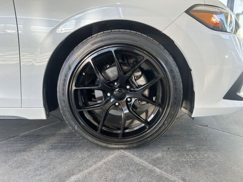 Used 2023 Honda Civic Sport image 8