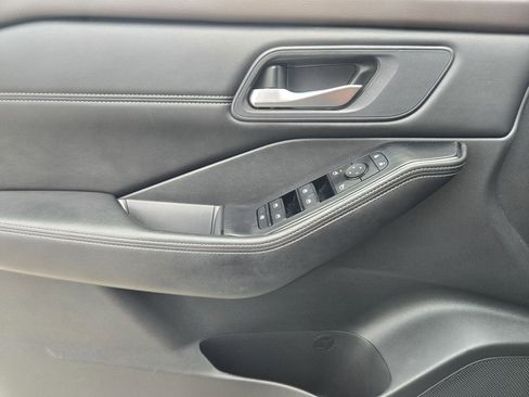 Used 2023 Nissan Rogue SV w/ SV Premium B Package FWD image 20