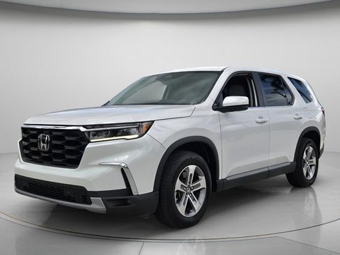Used 2025 Honda Pilot EX-L image 9