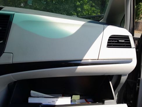 Used 2014 Toyota Sienna L FWD image 40