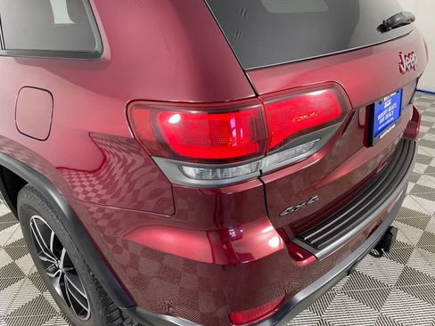 Used 2017 Jeep Grand Cherokee Trailhawk AWD/4WD image 17