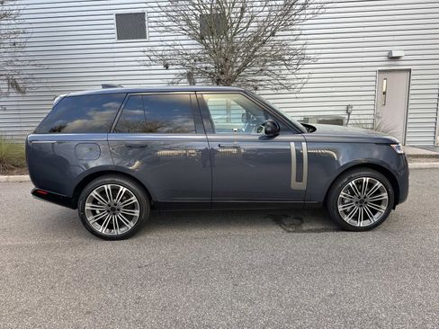 New 2026 Land Rover Range Rover SE image 5