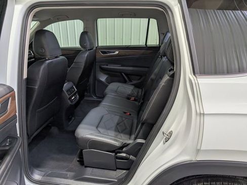 Used 2025 Volkswagen Atlas SE AWD/4WD image 9