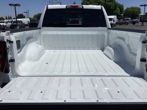 New 2026 RAM 1500 Express AWD/4WD image 32
