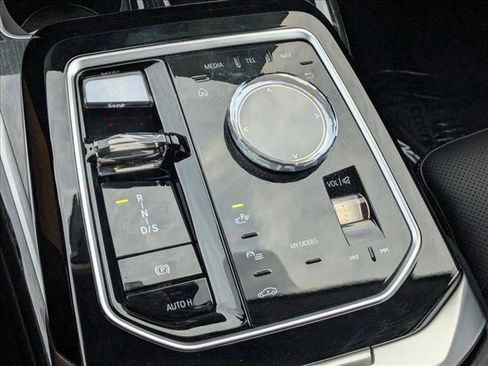 Certified 2023 BMW 740i image 12