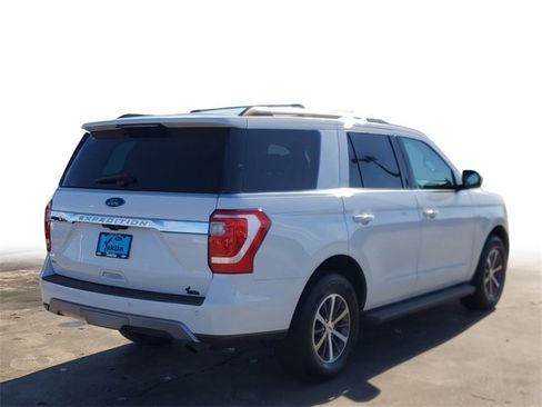 Used 2020 Ford Expedition XLT image 4