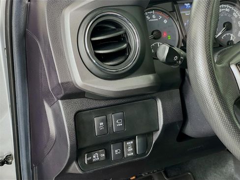 Used 2023 Toyota Tacoma TRD Sport w/ TRD Premium Sport Package AWD/4WD image 15
