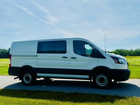 Used 2020 Ford Transit 250 Low Roof RWD image 5