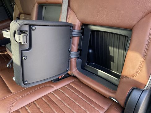 Used 2025 GMC Sierra 3500 Denali Ultimate image 11