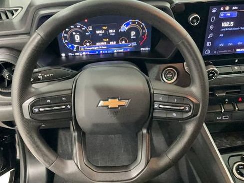 Used 2024 Chevrolet Colorado W/T w/ WT Convenience Package II AWD/4WD image 16