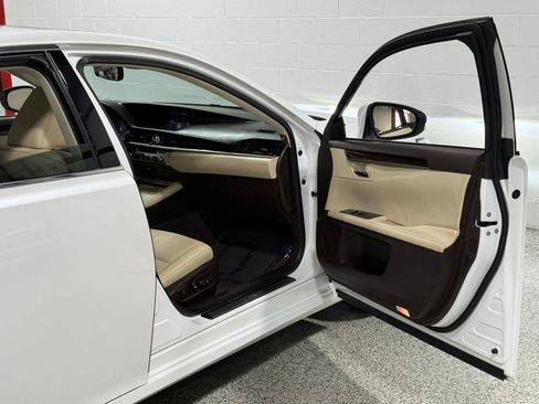 Used 2016 Lexus ES 350 w/ Premium Package w/Wood Trim FWD image 42