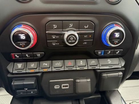 Used 2023 GMC Sierra 2500 AT4 w/ AT4 Premium Plus Package image 24