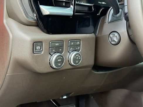 New 2026 GMC Sierra 1500 SLT w/ SLT Premium Package image 14