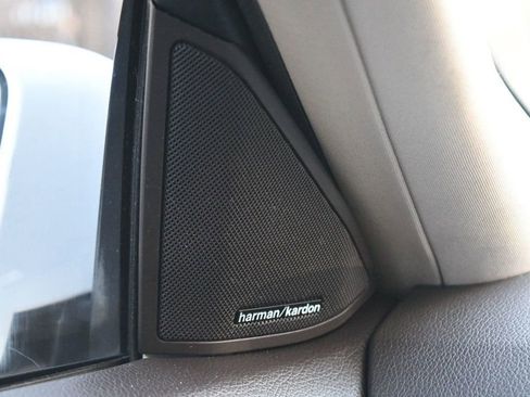 Used 2014 Mercedes-Benz E 550 4MATIC Sedan image 31