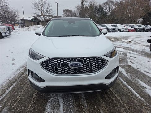 Certified 2024 Ford Edge SEL w/ Convenience Package image 2