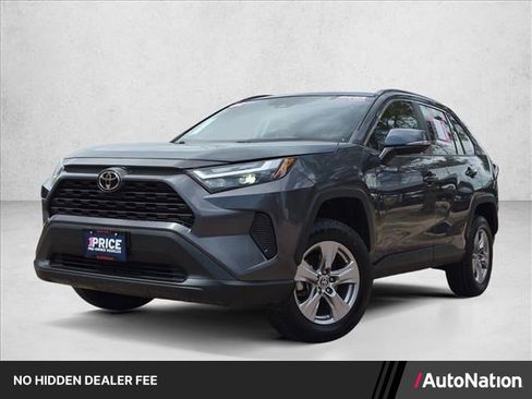 Used 2022 Toyota RAV4 XLE AWD/4WD image 1
