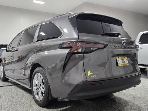 Used 2024 Toyota Sienna XLE w/ XLE Plus Package AWD/4WD image 8