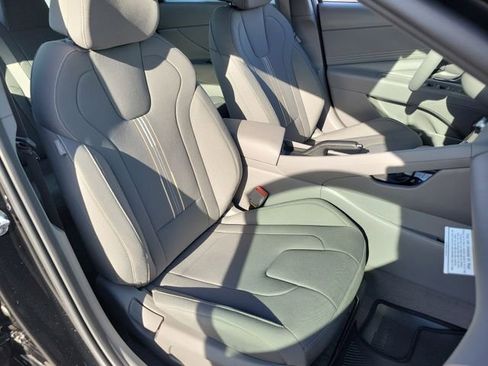 New 2026 Hyundai Elantra Sport image 18