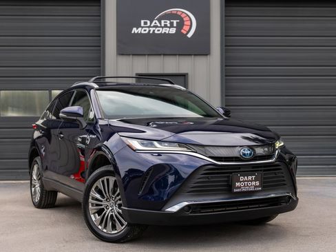 Used 2021 Toyota Venza XLE w/ Softex Package AWD/4WD image 1