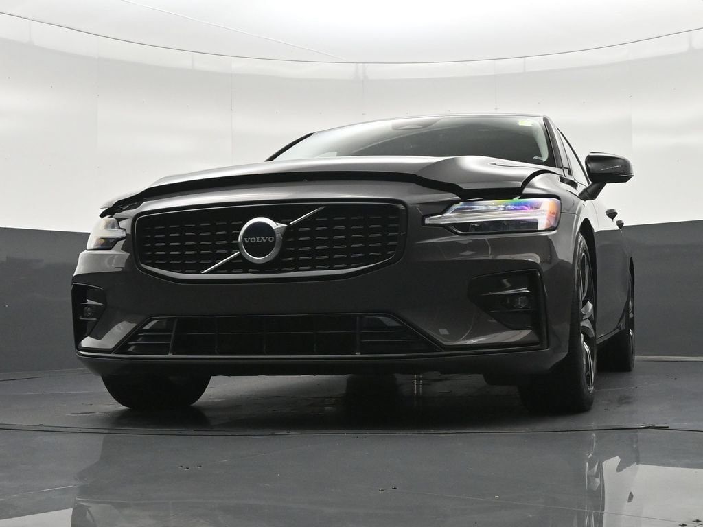 Certified 2024 Volvo S60 B5 Core FWD image 32