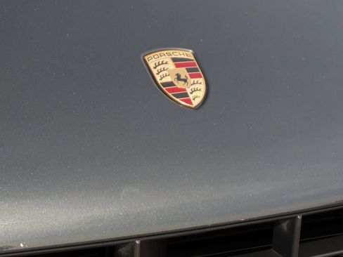 Used 2018 Porsche Macan image 26