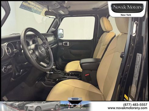Used 2022 Jeep Wrangler Unlimited Sport AWD/4WD image 13