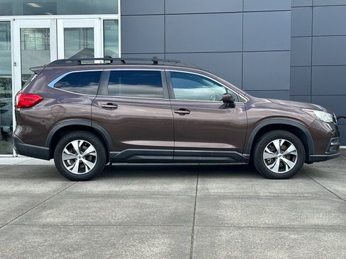 Used 2019 Subaru Ascent Premium w/ Popular Package #3 AWD/4WD image 2