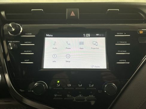 Used 2019 Toyota Camry LE w/ Convenience Package FWD image 14