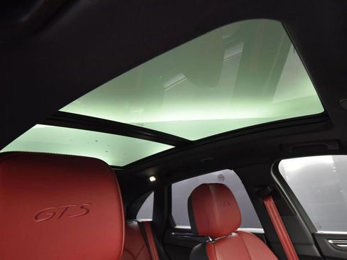 Certified 2024 Porsche Macan GTS image 18