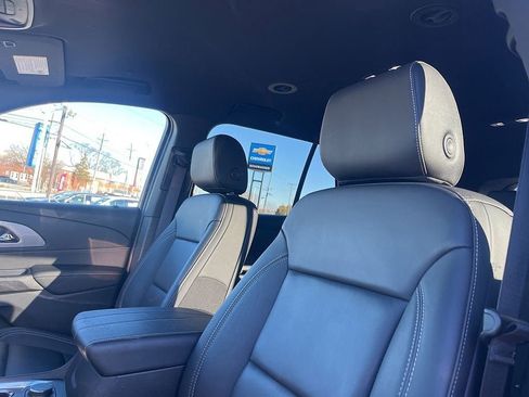 Used 2023 Chevrolet Traverse LT image 27