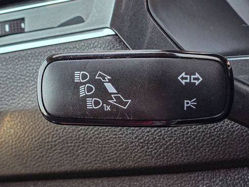 Used 2019 Volkswagen Tiguan SE AWD/4WD image 25