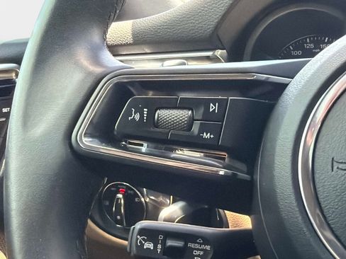 Used 2024 Porsche Macan AWD/4WD image 41