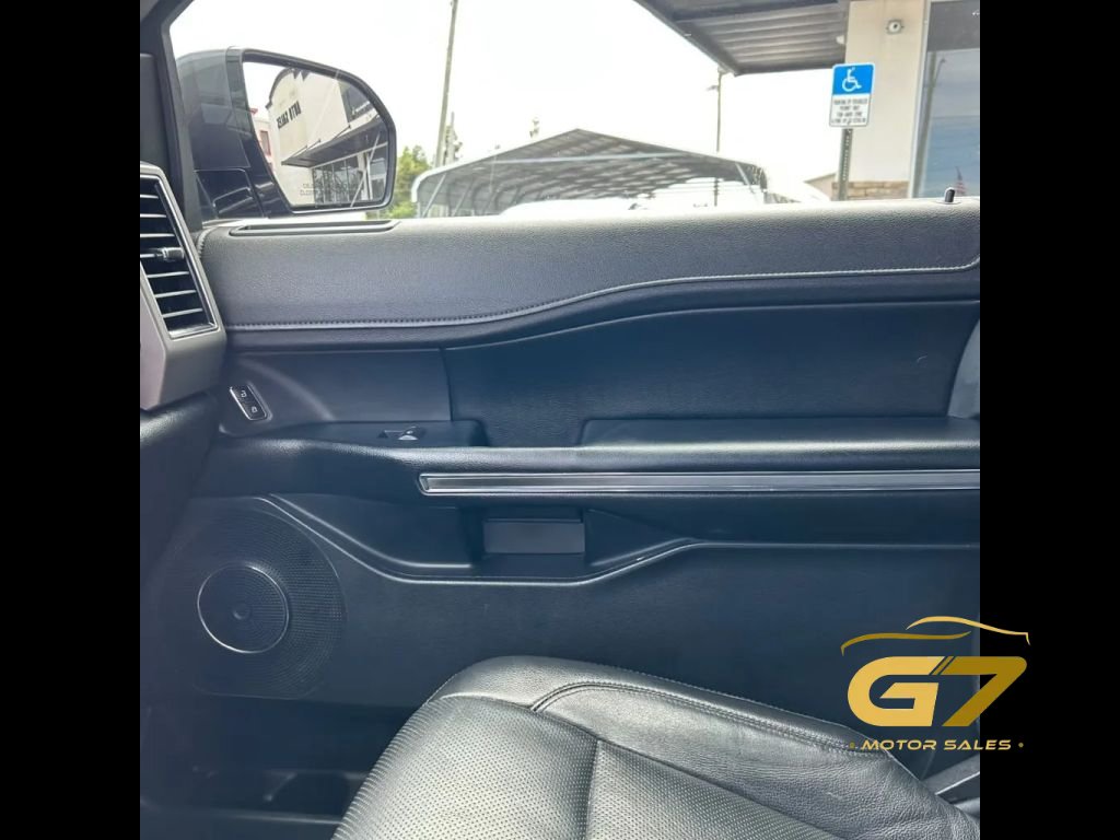 Used 2018 Ford Expedition XLT w/ Equipment Group 202A RWD image 25